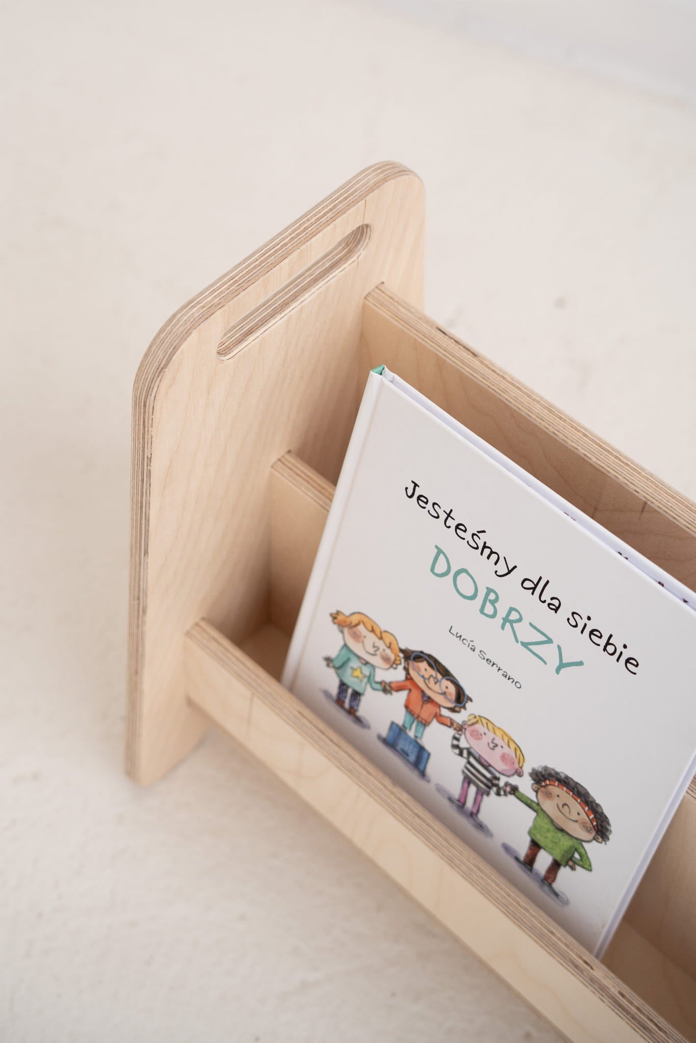 Montessori knygų lentyna, S