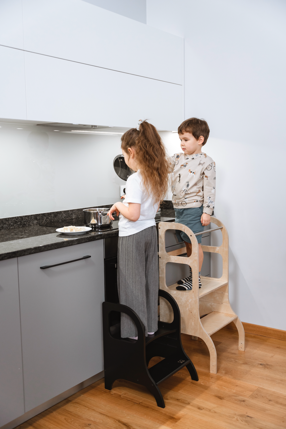 Medinis Montessori laiptelis MIIMO, juodas