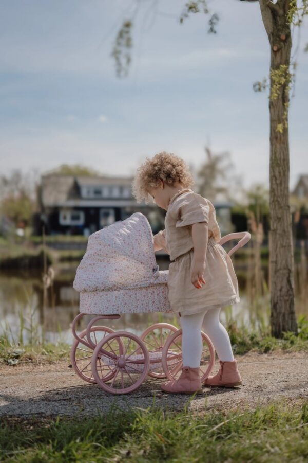 Little Dutch metalinis lėlės vežimėlis su lopšiu SOFT FLOWERS