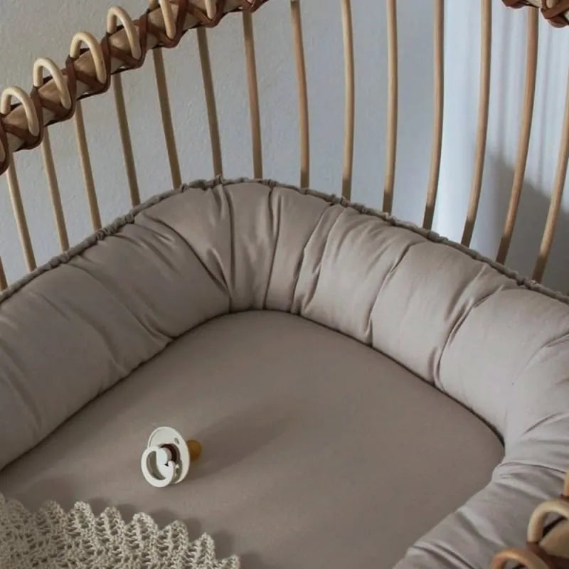 Kūdikio lizdelis, pilkas