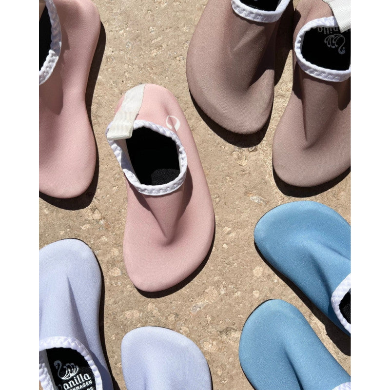 Mėlynos maudymosi tapkutės vaikams (20-29)