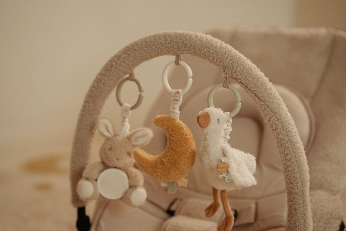 Little Dutch pakabinamų žaislų rinkinys NEWBORN NATURALS