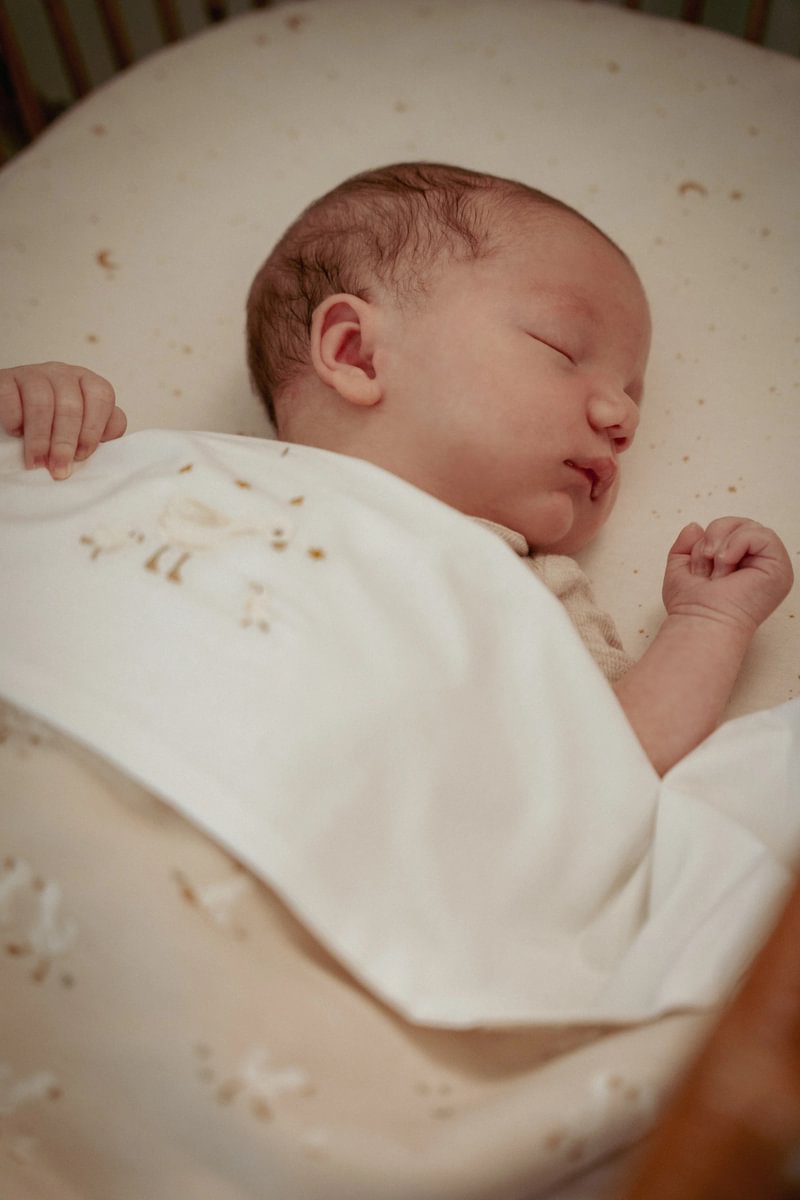 Little Dutch lovelės paklodė su guma Mėnulis ir žvaigždės 60x 120 cm