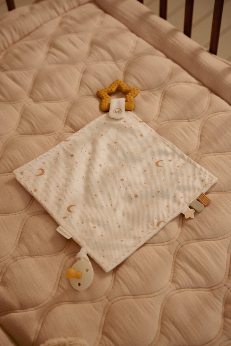 Little Dutch kūdikio migdukas su kramtukais ir čiulptuko laikikliu NEWBORN NATURALS