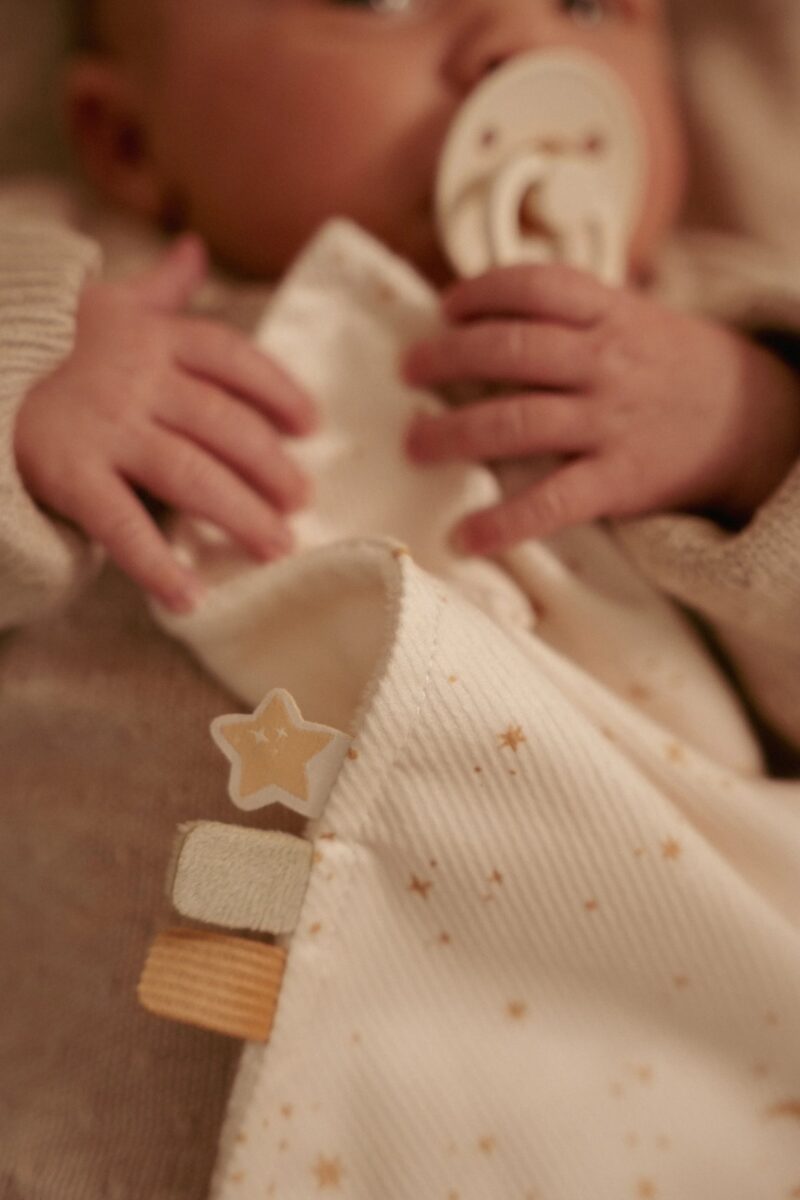 Little Dutch kūdikio migdukas su kramtukais ir čiulptuko laikikliu NEWBORN NATURALS