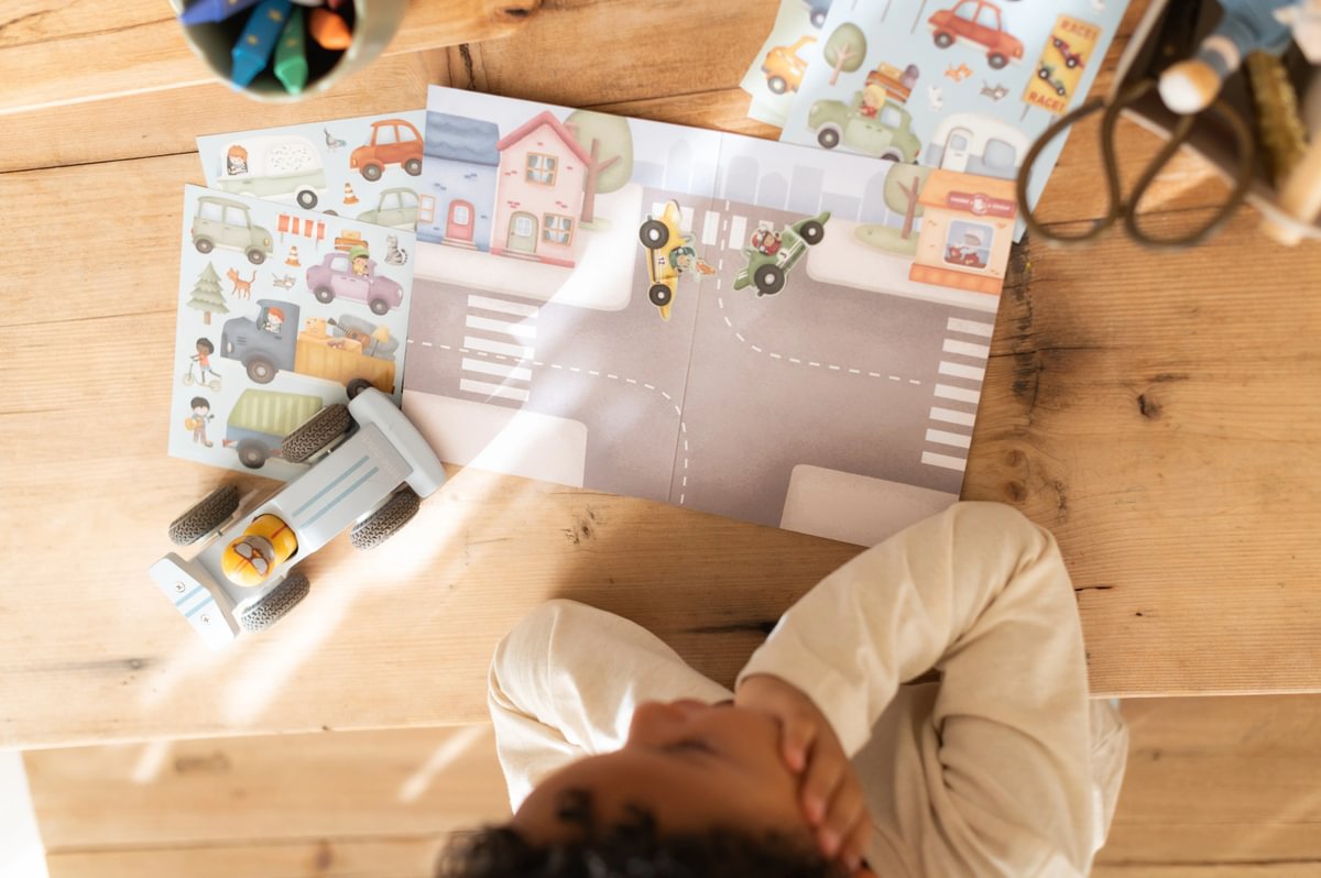 Little Dutch lipdukų istorijų knygelė JIM IR DRAUGAI