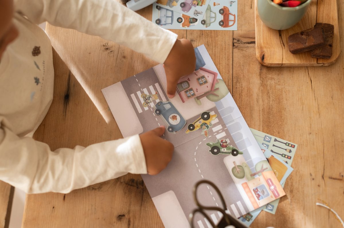 Little Dutch lipdukų istorijų knygelė JIM IR DRAUGAI