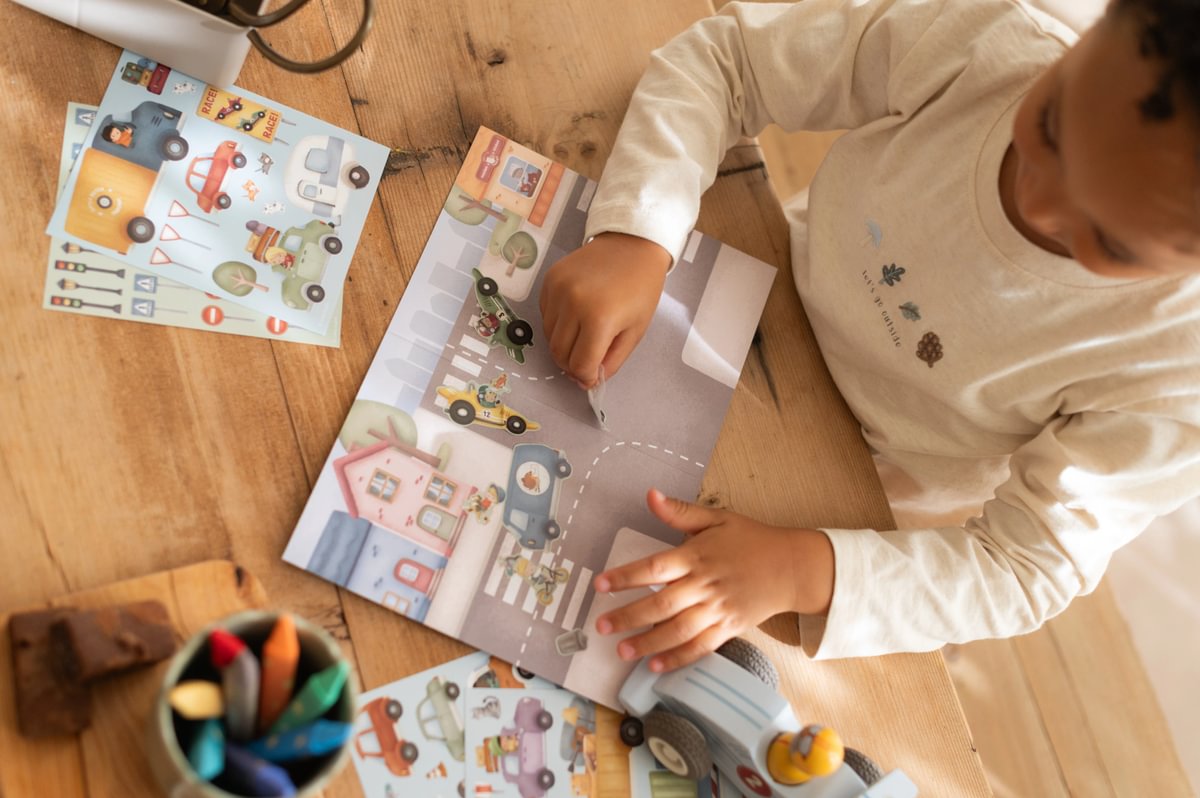 Little Dutch lipdukų istorijų knygelė JIM IR DRAUGAI