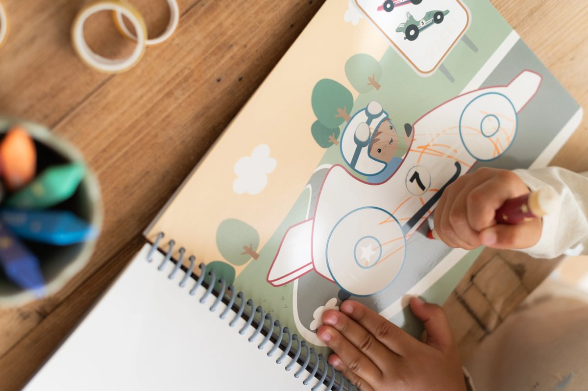 Little Dutch spalvojimo knygelė JIM IR DRAUGAI