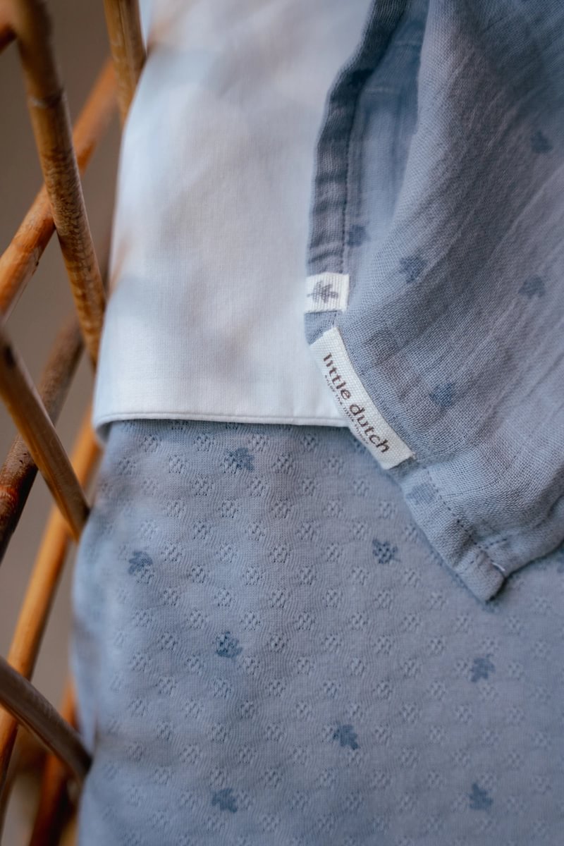 Little Dutch vaikiškos lovelės užtiesalas PURE Denim Blue 110×140 cm