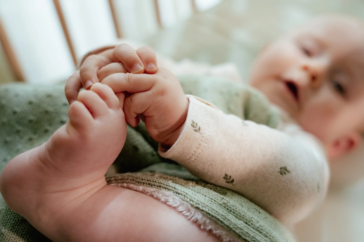 Little Dutch vaikiškos lovelės megztas užtiesalas PURE Sage 110×140 cm