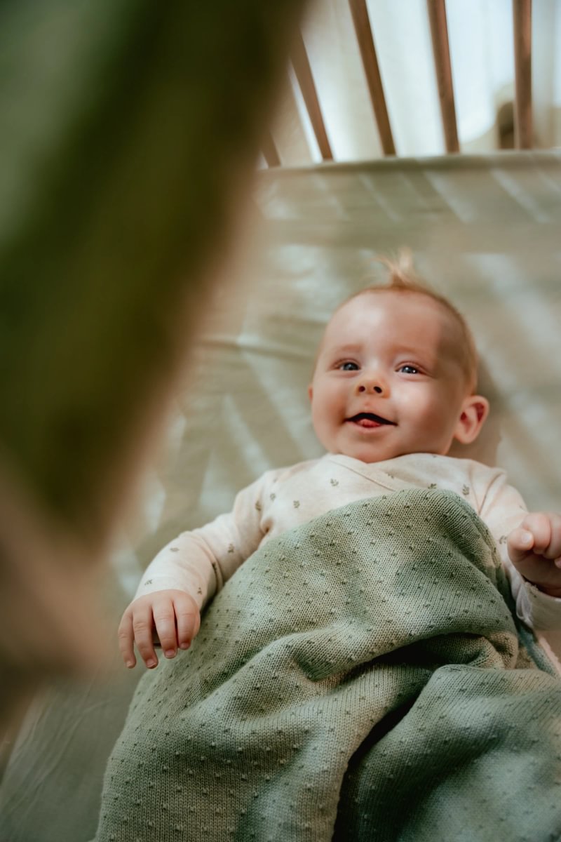 Little Dutch vaikiškos lovelės megztas užtiesalas PURE Sage 110×140 cm