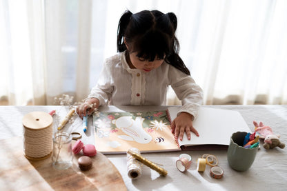 Little Dutch spalvinimo knygelė ROSA IR DRAUGAI